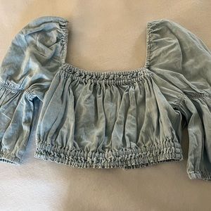 Lite denim cropped top.